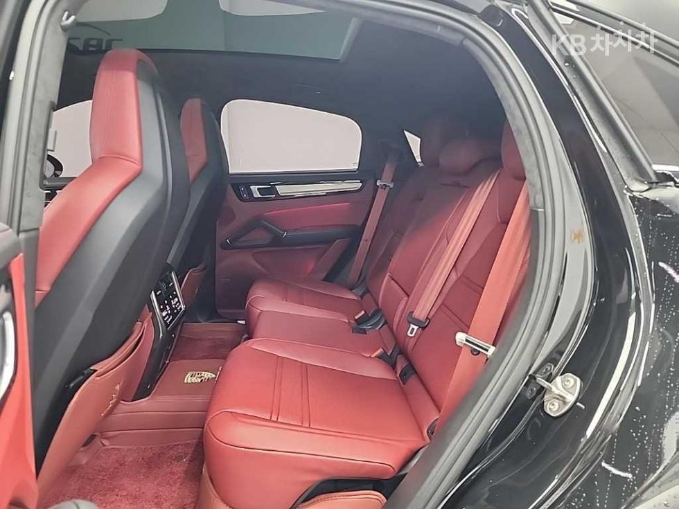 Porsche Cayenne — miniaturë 12