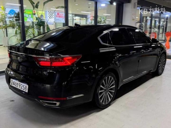 Kia K7 3.0 LPi Luxury 5