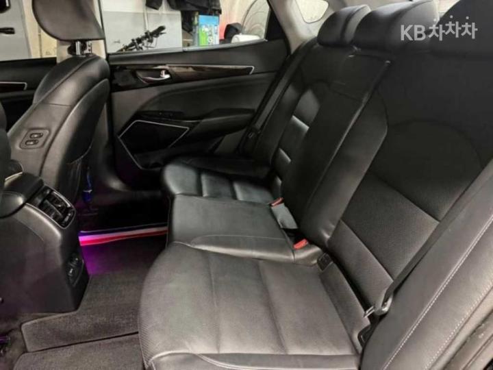 Kia K7 3.0 LPi Luxury 8