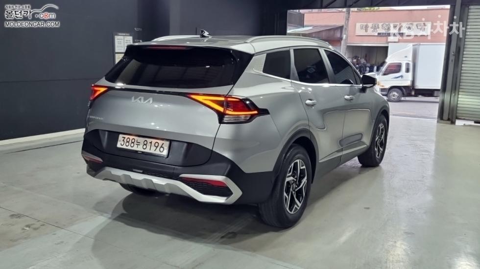 2023 - kia sportage