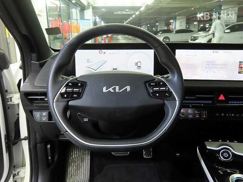 2022 - kia ev6