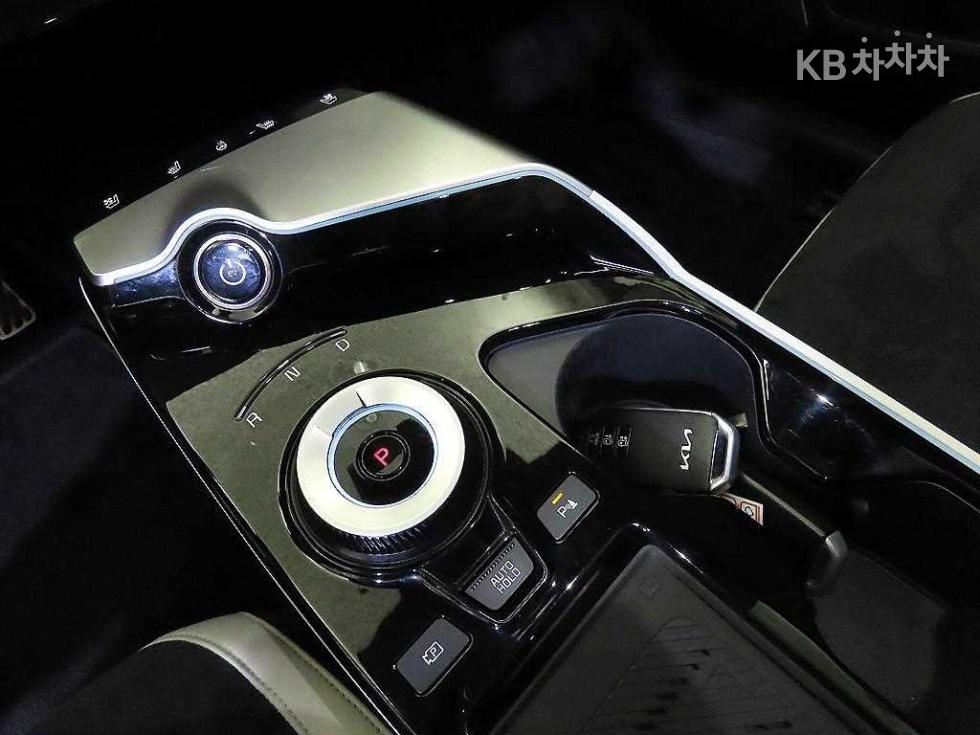 2022 - kia ev6