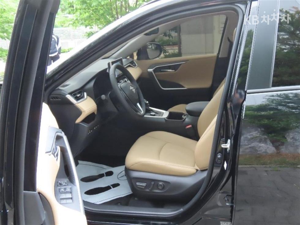 2025 - toyota rav4