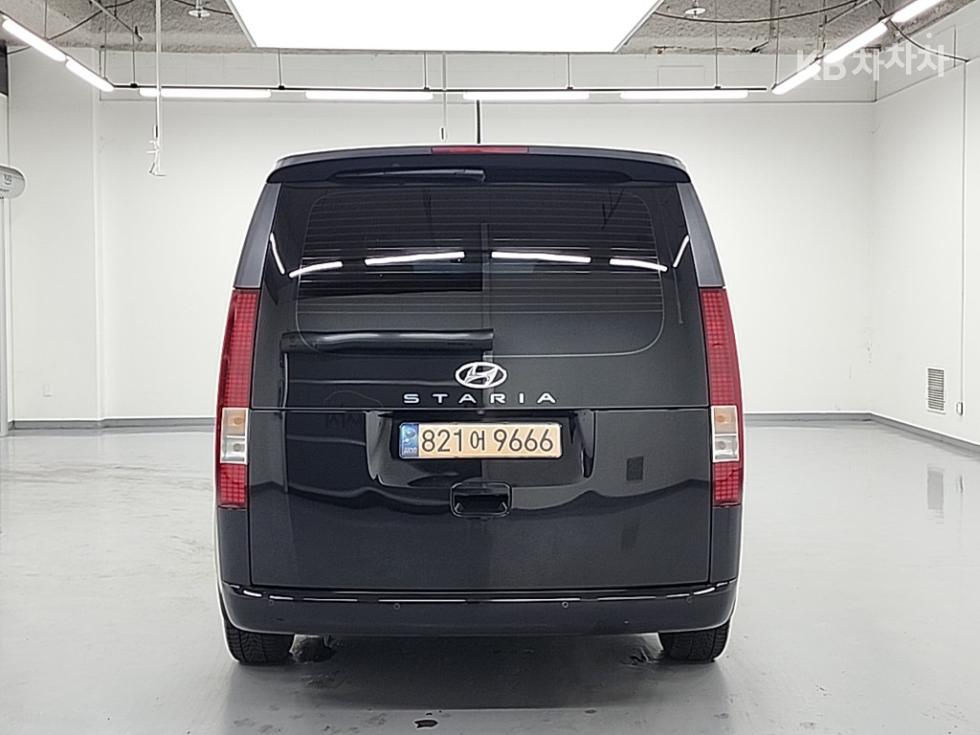 Hyundai Staria — miniaturë 3