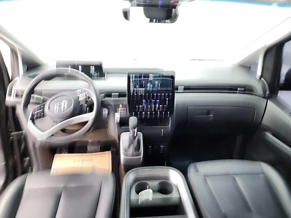 Hyundai Staria — miniaturë 7