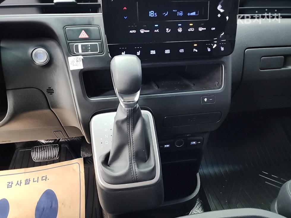Hyundai Staria — miniaturë 8