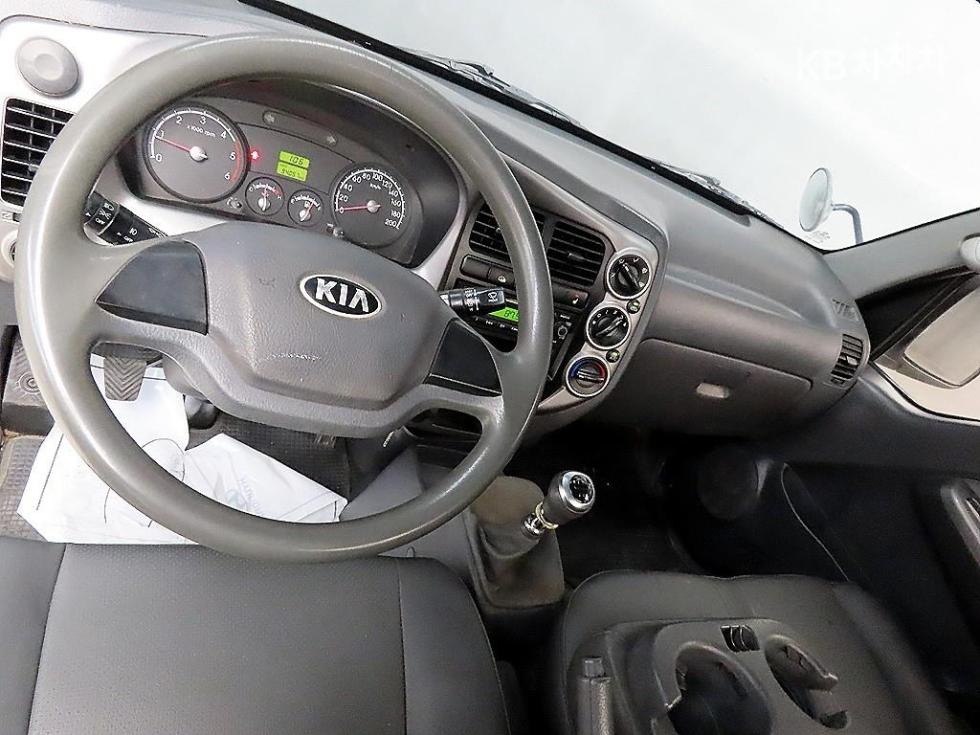 2013 - kia bongo iii
