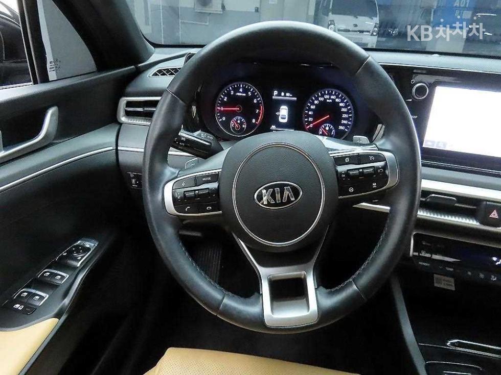 2021 - kia k5