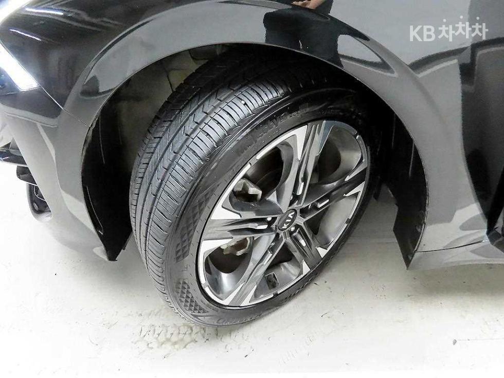 2021 - kia k5