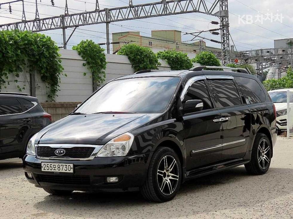 2011 - kia carnival