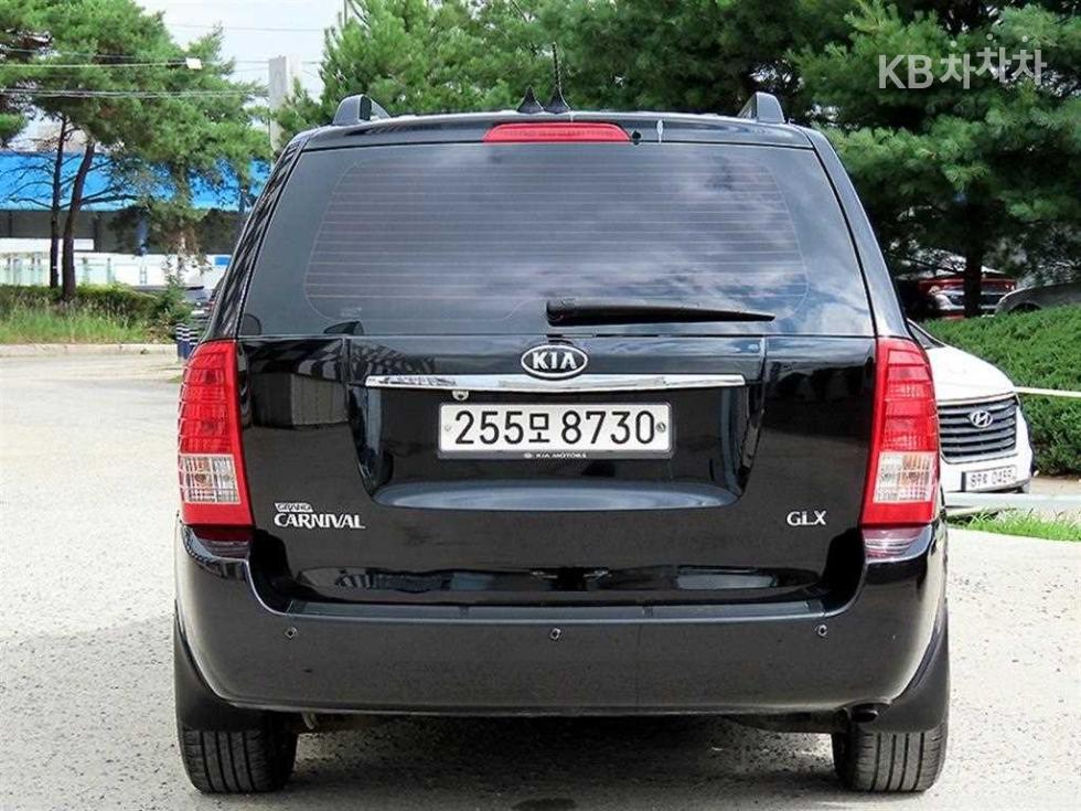 2011 - kia carnival