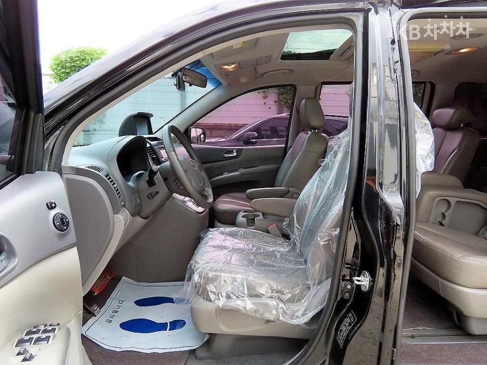 2011 - kia carnival