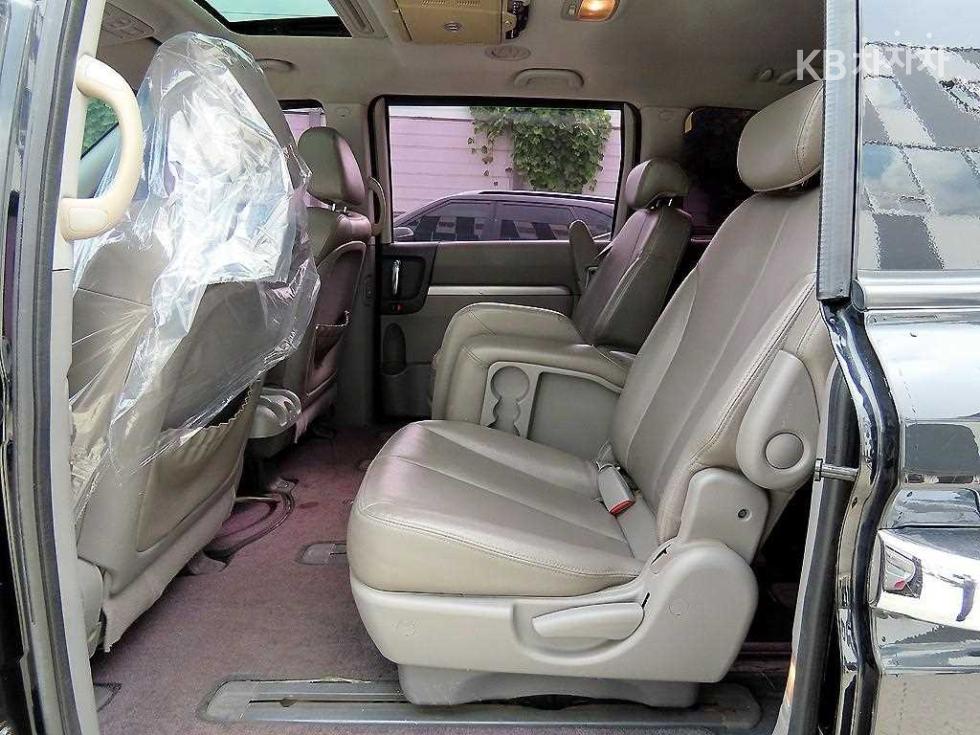2011 - kia carnival
