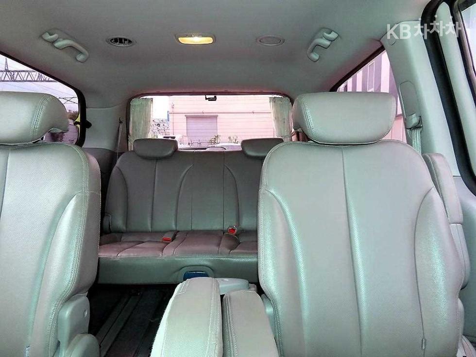 2011 - kia carnival