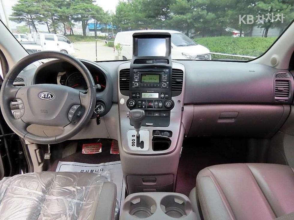 2011 - kia carnival