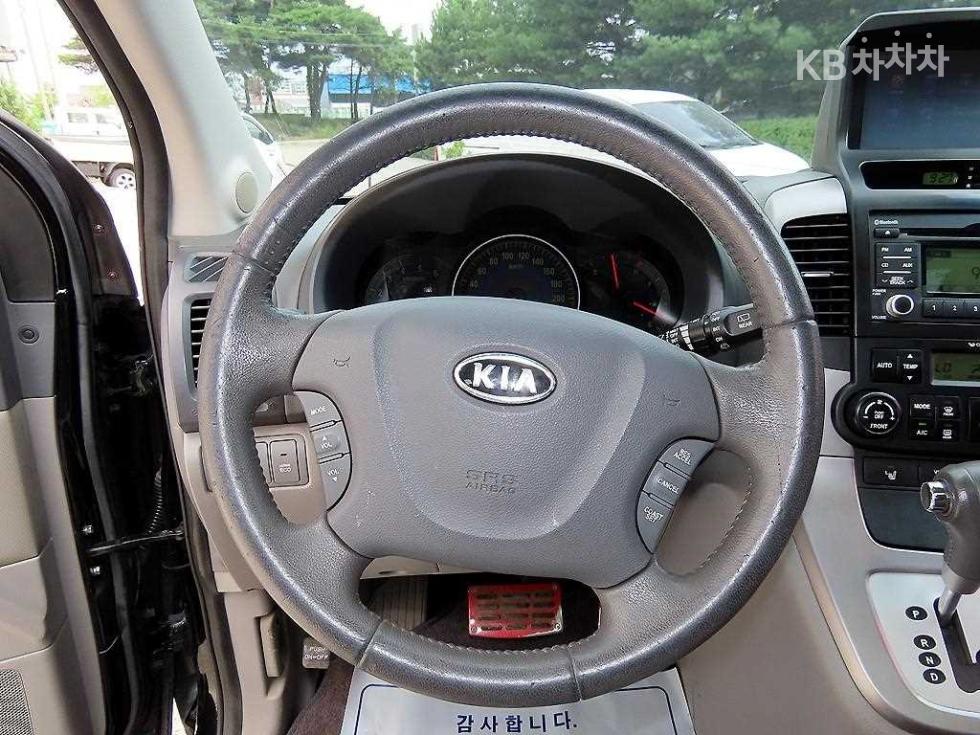 2011 - kia carnival