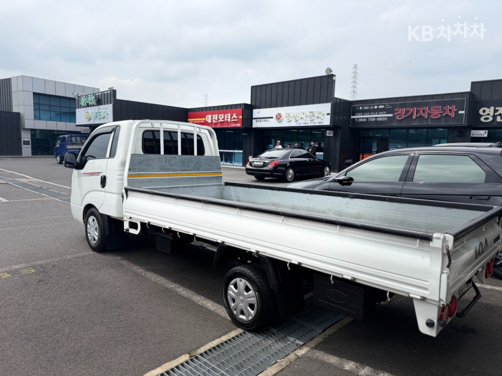 2023 - kia bongo iii