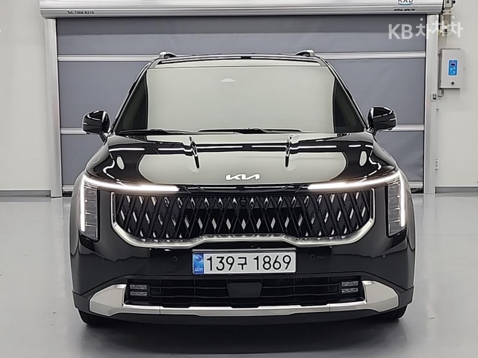 2025 Kia 4 photo