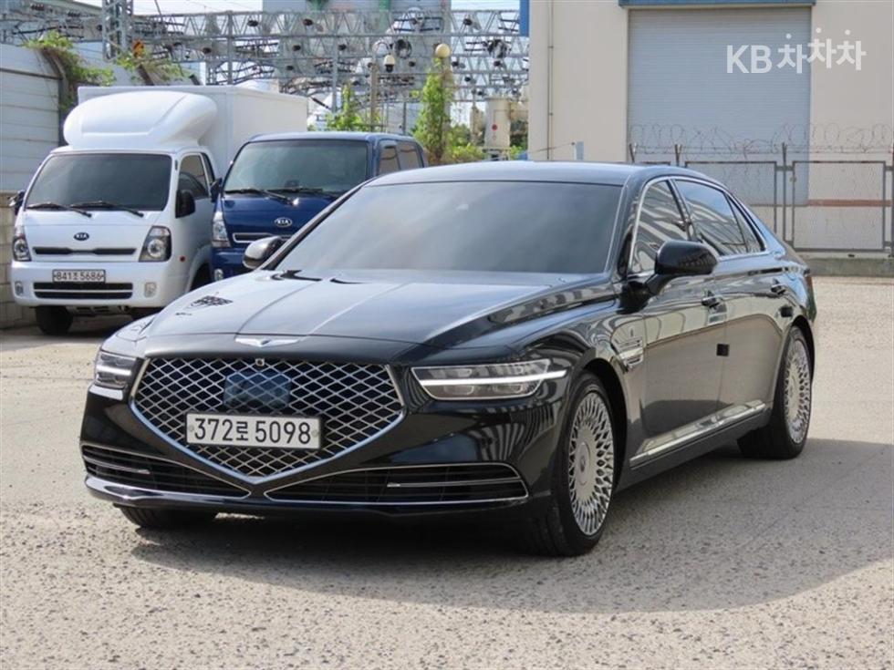 2021 Genesis G90 photo