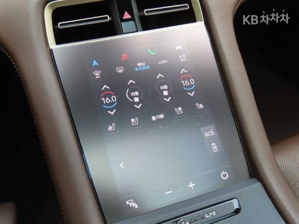 Porsche Taycan — miniaturë 7