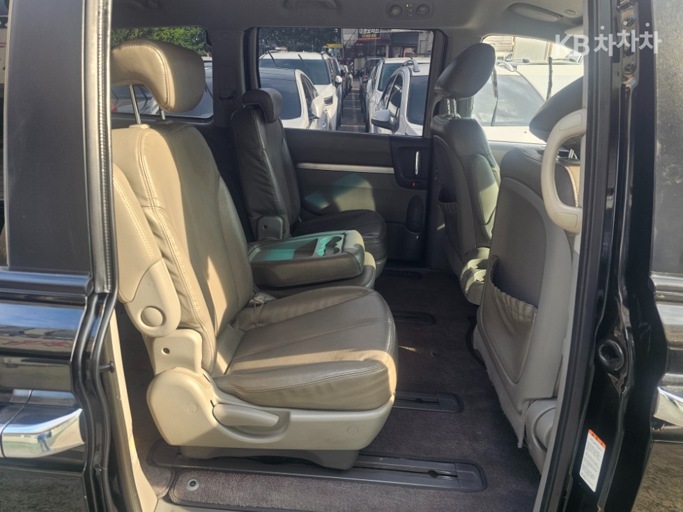 2013 - kia carnival