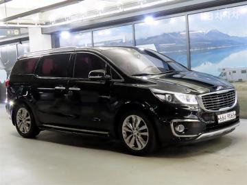 Kia Carnival 9-Seater Diesel — foto 1