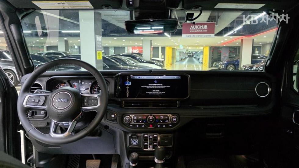 2025 - jeep wrangler