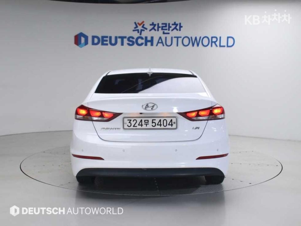 Hyundai Avante — miniaturë 4