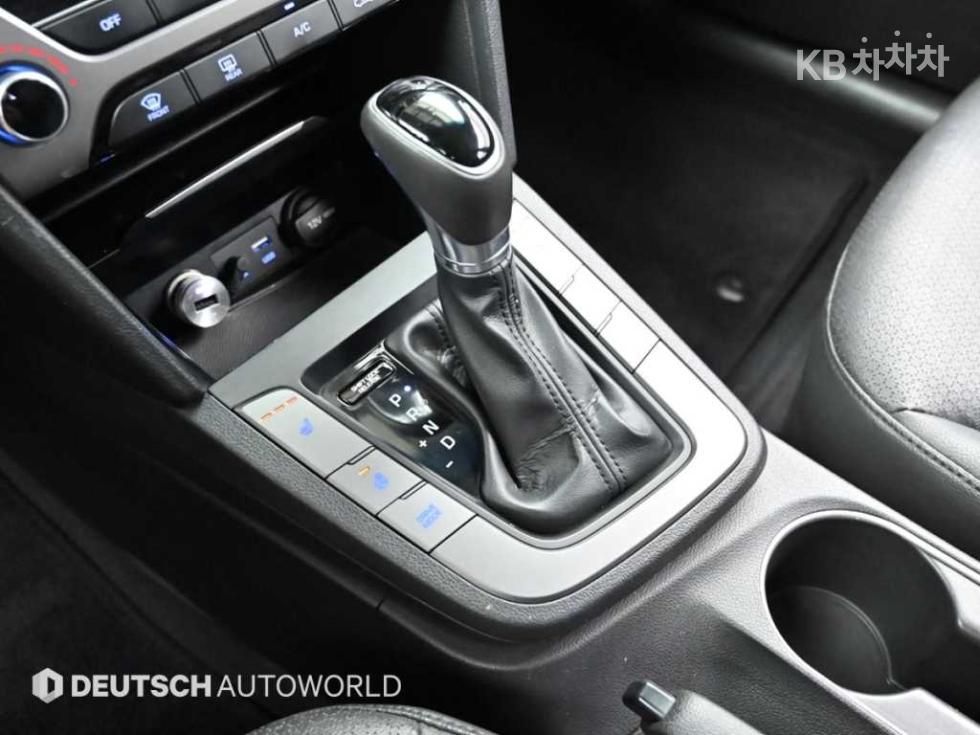 Hyundai Avante — miniaturë 9