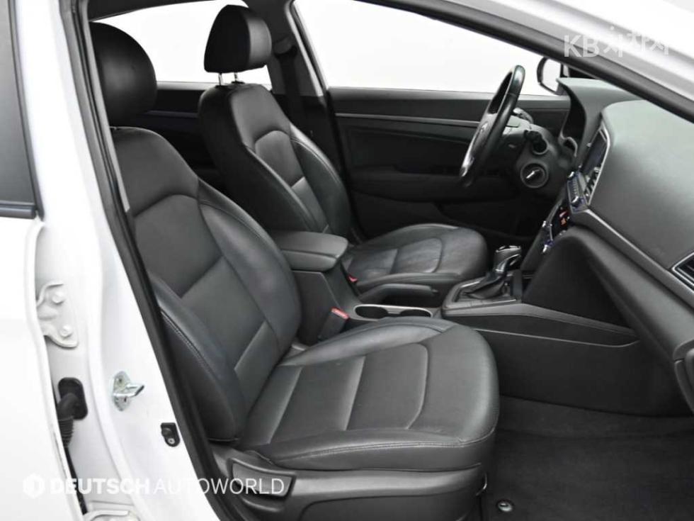 Hyundai Avante — miniaturë 10