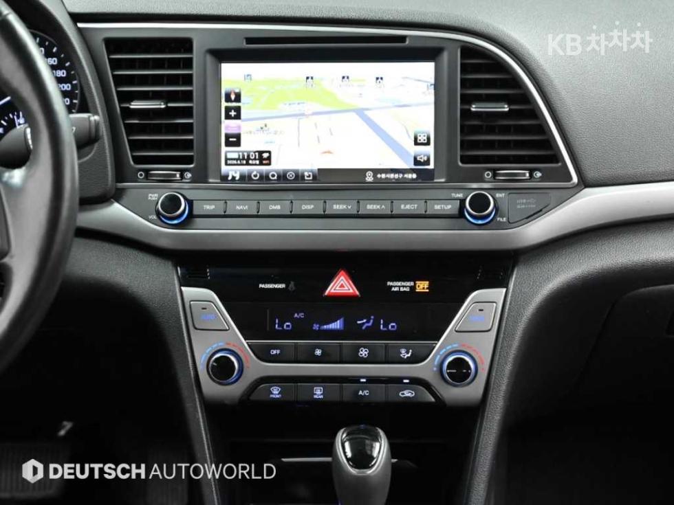 Hyundai Avante — miniaturë 14