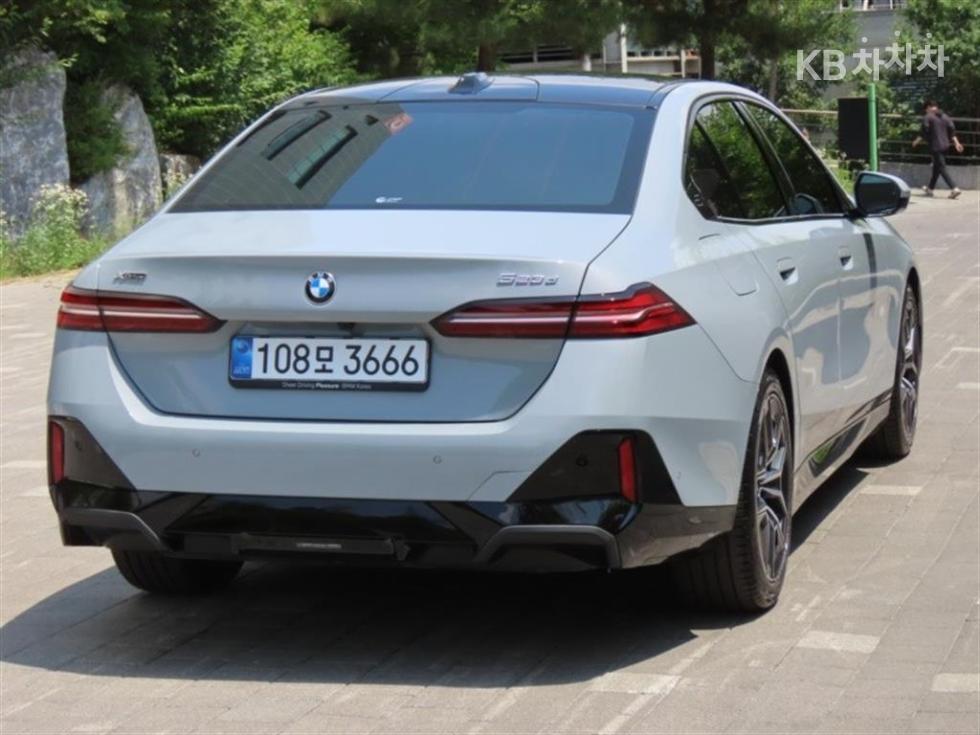 BMW 5er — miniaturë 3
