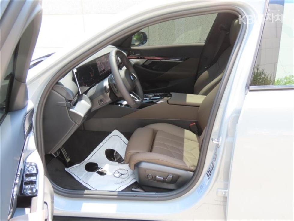 BMW 5er — miniaturë 13