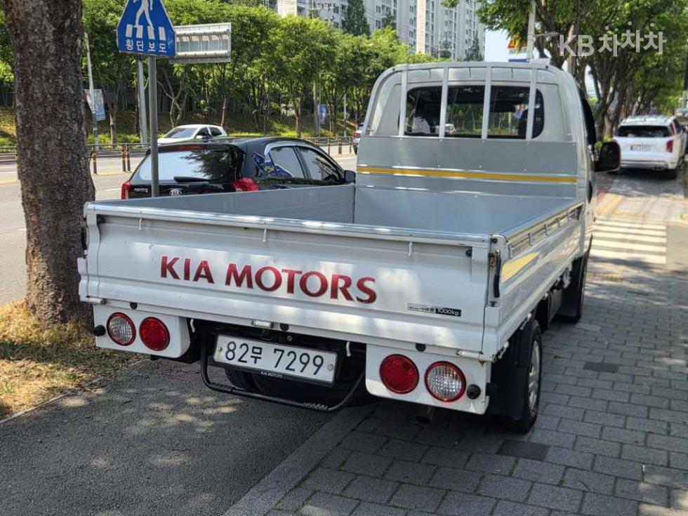 2018 - kia bongo iii