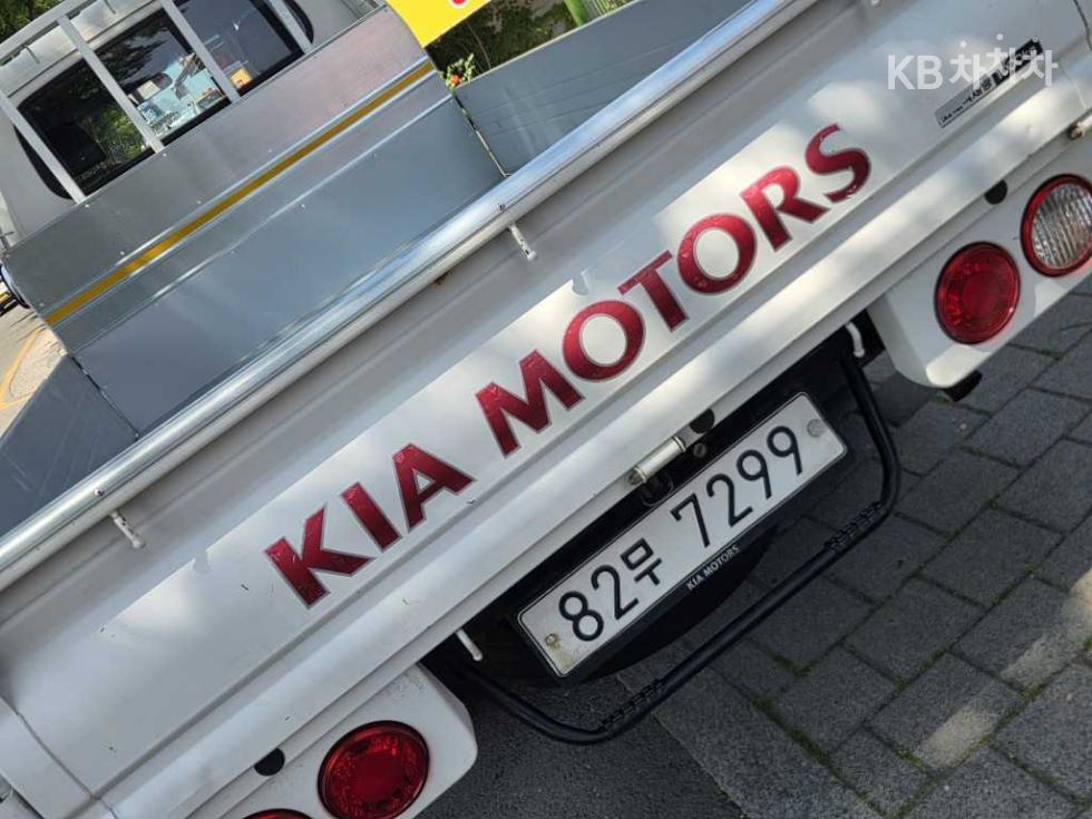 2018 - kia bongo iii