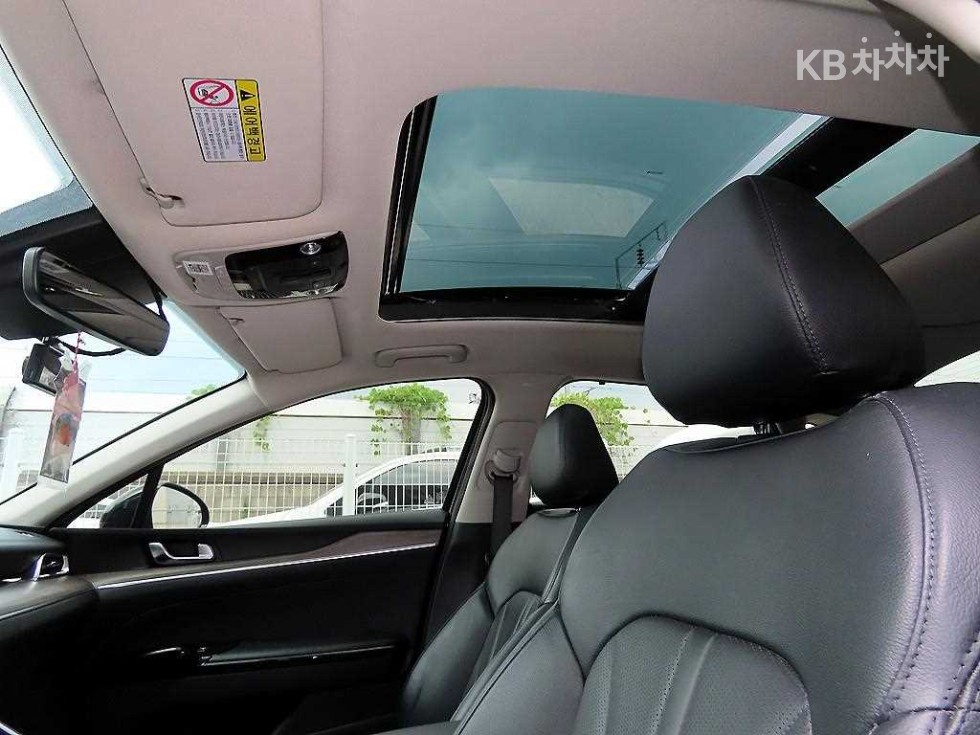 2020 - kia k5