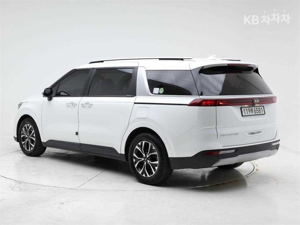 2021 - kia carnival