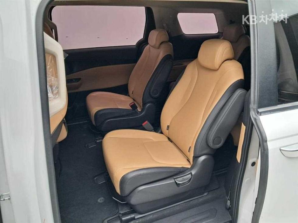 2021 - kia carnival