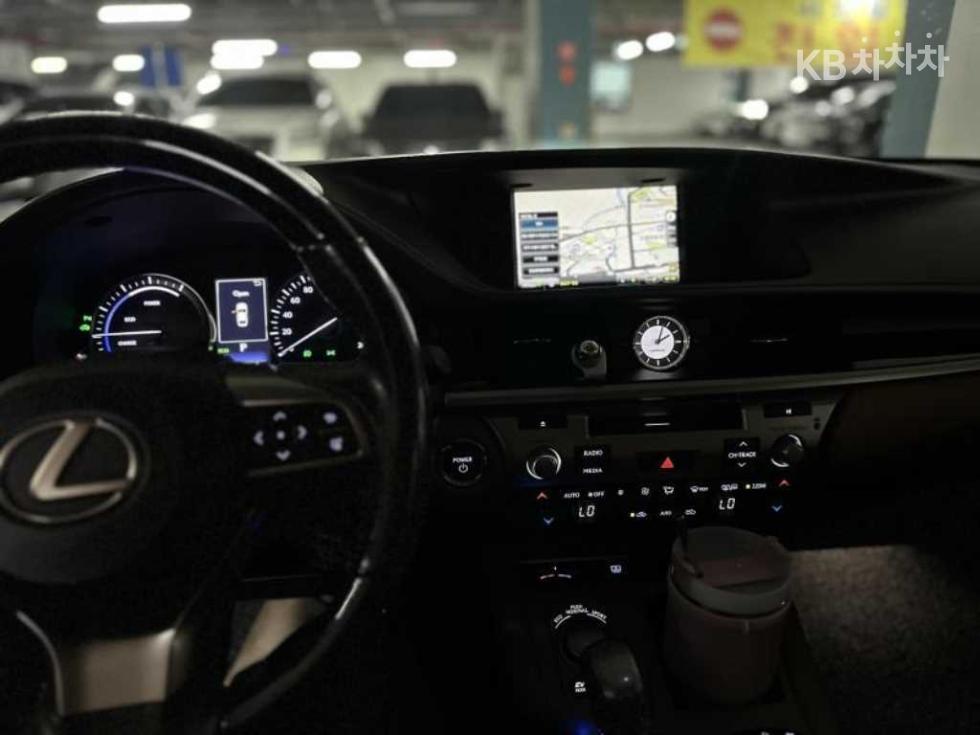 2018 - lexus es