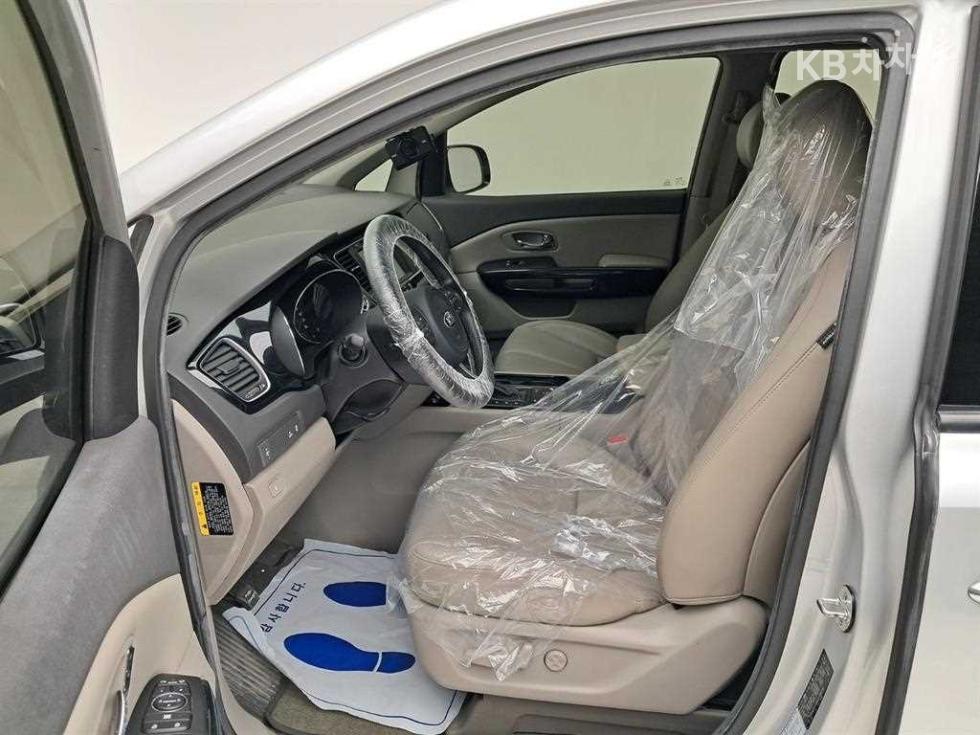 2016 - kia carnival
