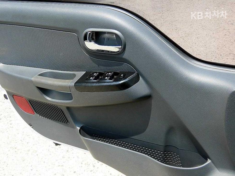 2014 - kia bongo iii