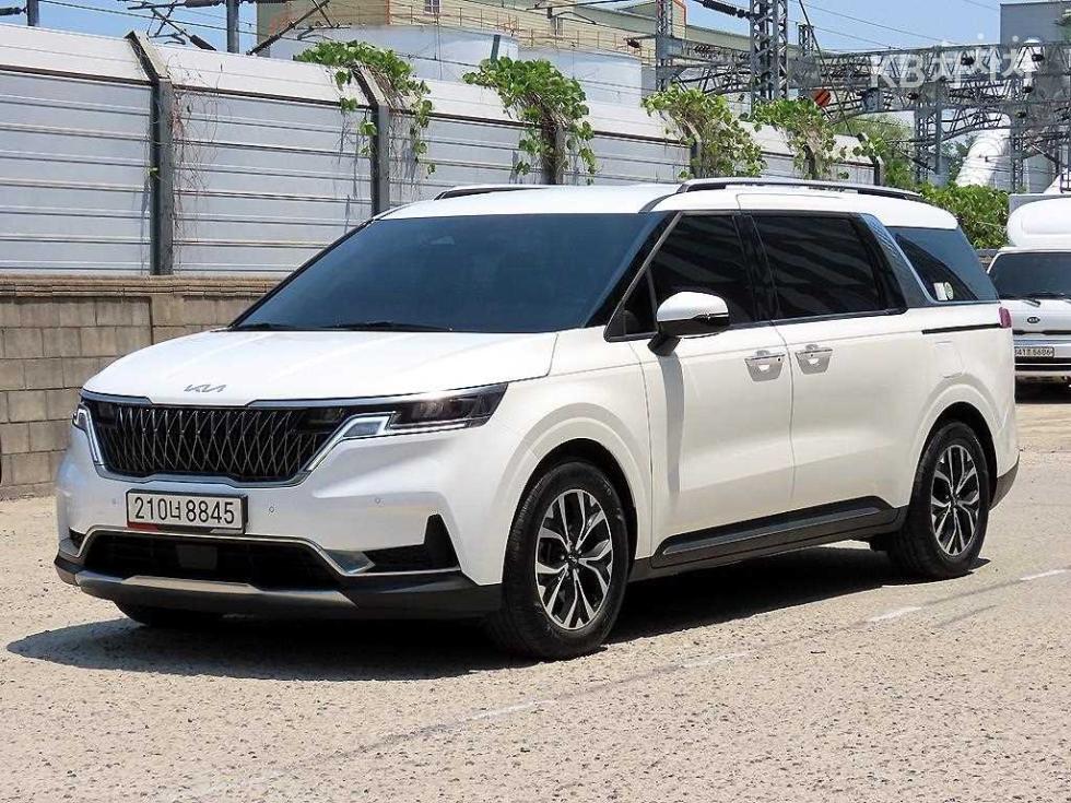 2023 - kia carnival