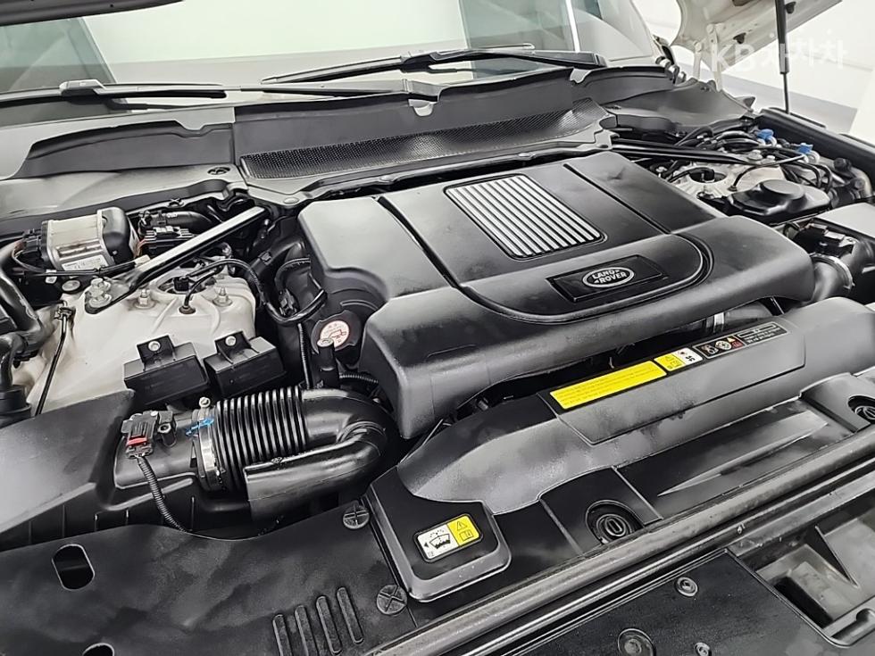 2020 Land Rover Used Car photo