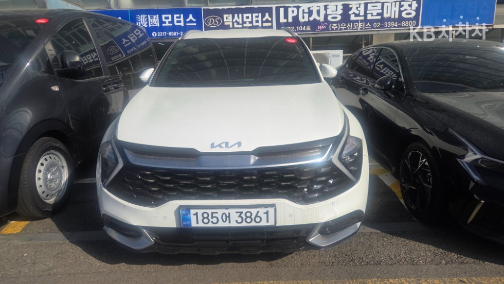 2023 - kia sportage
