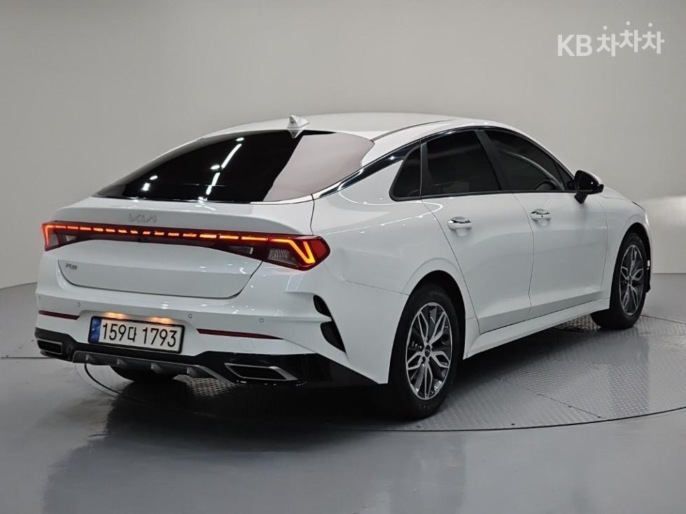 2022 - kia k5