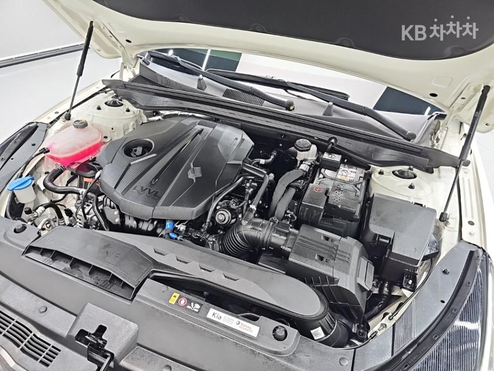 2022 - kia k5