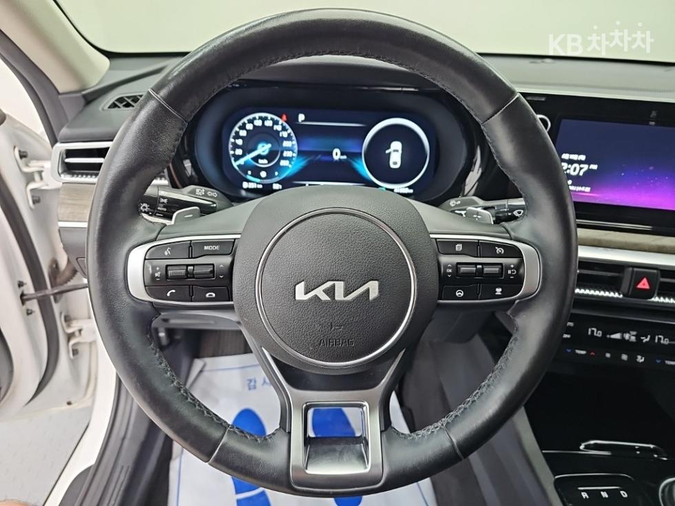 2022 - kia k5