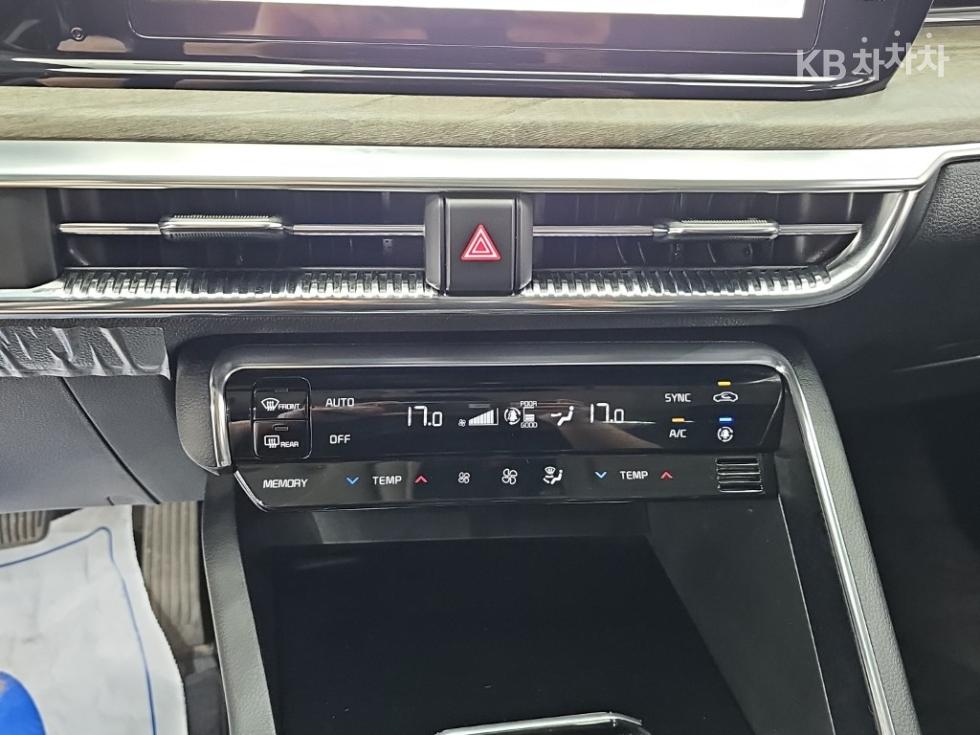 2022 - kia k5
