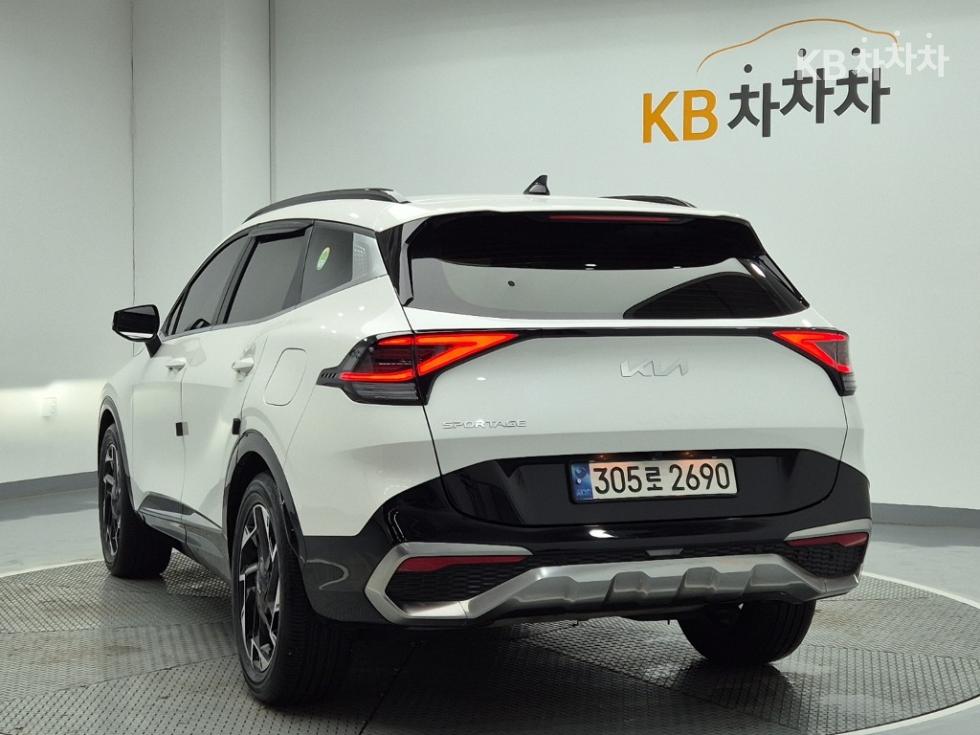 2022 - kia sportage