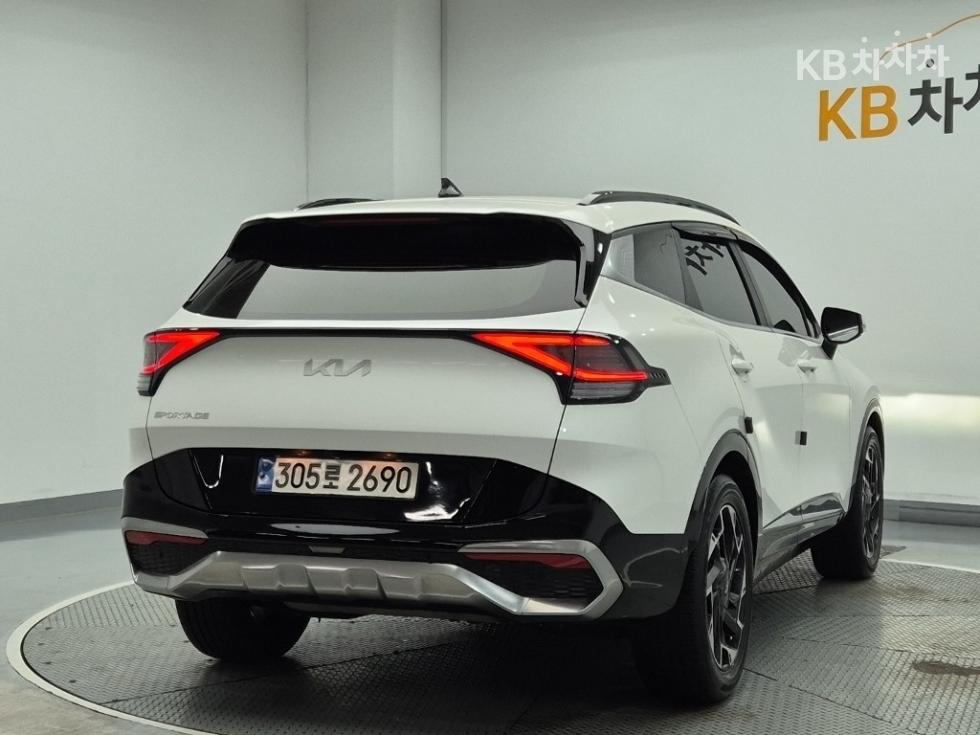 2022 - kia sportage
